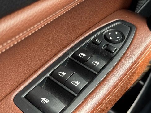 Used 2017 BMW 230i Convertible image 22