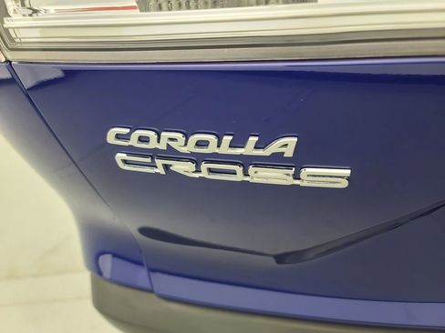Used 2025 Toyota Corolla Cross LE image 11