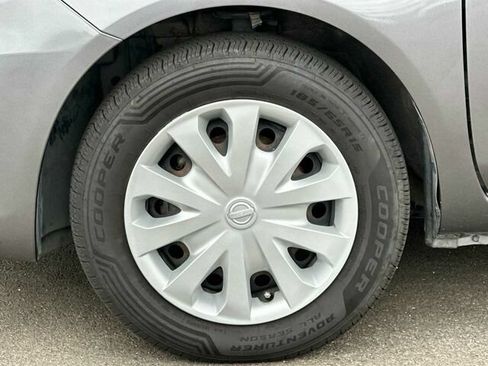 Used 2019 Nissan Versa SV FWD image 31