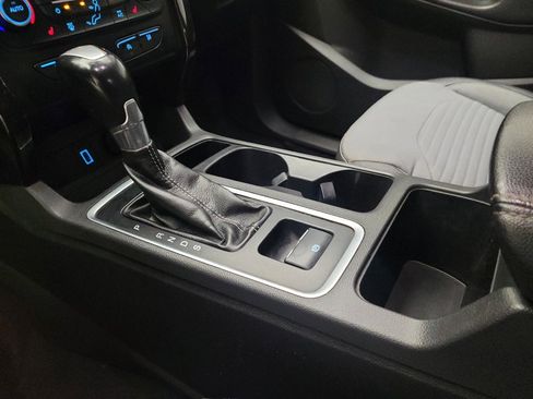 Used 2018 Ford Escape SE w/ SE Sport Appearance Package FWD image 26