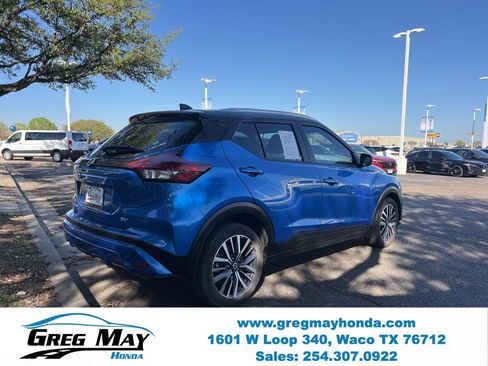 Used 2021 Nissan Kicks SV image 7