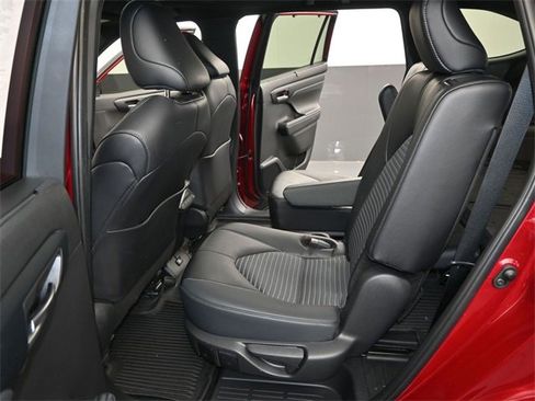Used 2024 Toyota Highlander XSE image 13
