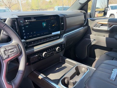 Used 2025 Chevrolet Silverado 3500 High Country w/ High Country Premium Package AWD/4WD image 19