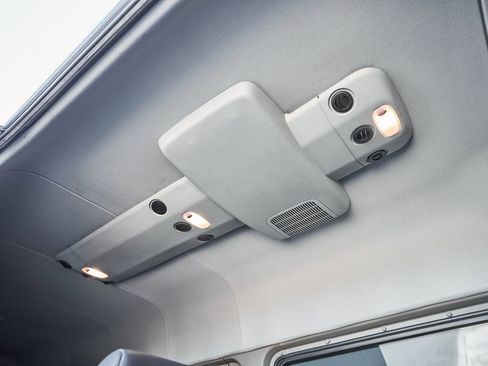 Used 2018 Mercedes-Benz Sprinter 2500 image 71