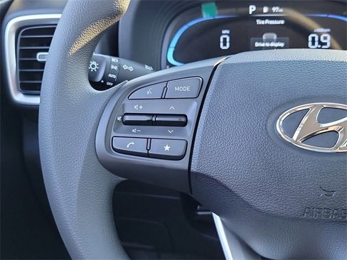 New 2026 Hyundai Venue SE image 5