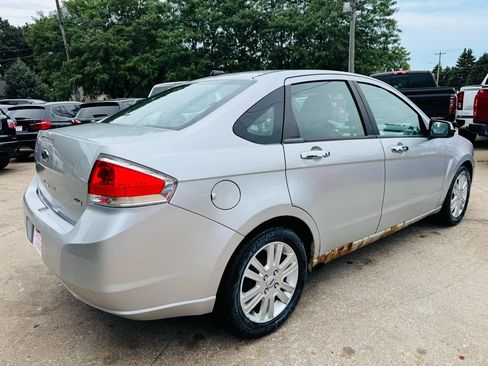 Used 2010 Ford Focus SEL FWD image 5
