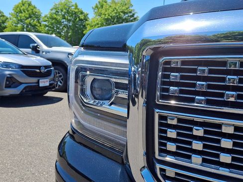 Used 2017 GMC Sierra 1500 Denali w/ Denali Ultimate Package AWD/4WD image 10