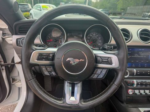 Used 2019 Ford Mustang Premium RWD image 7