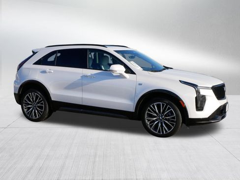 Certified 2025 Cadillac XT4 Sport image 8