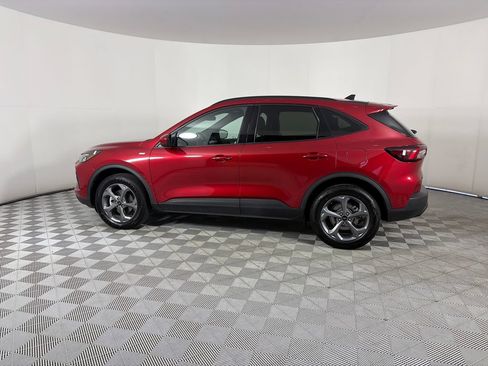 Certified 2025 Ford Escape ST-Line Select AWD/4WD image 4