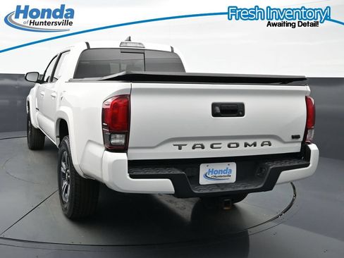 Used 2019 Toyota Tacoma TRD Sport AWD/4WD image 7