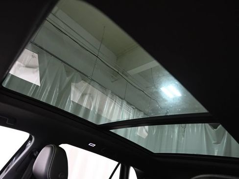 Used 2024 Volkswagen Atlas Cross Sport SE AWD/4WD image 23
