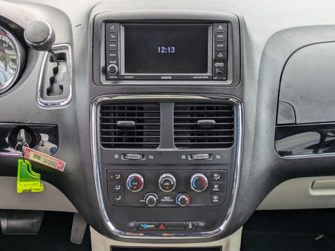 Used 2019 Dodge Grand Caravan SXT FWD image 20