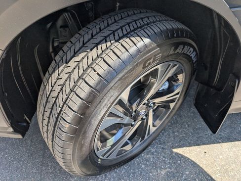 Used 2024 Subaru Crosstrek 2.0i Premium image 21