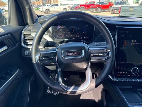 Used 2025 GMC Acadia Elevation FWD image 14