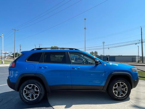 Used 2022 Jeep Cherokee Trailhawk w/ Sound & Nav Group AWD/4WD image 8