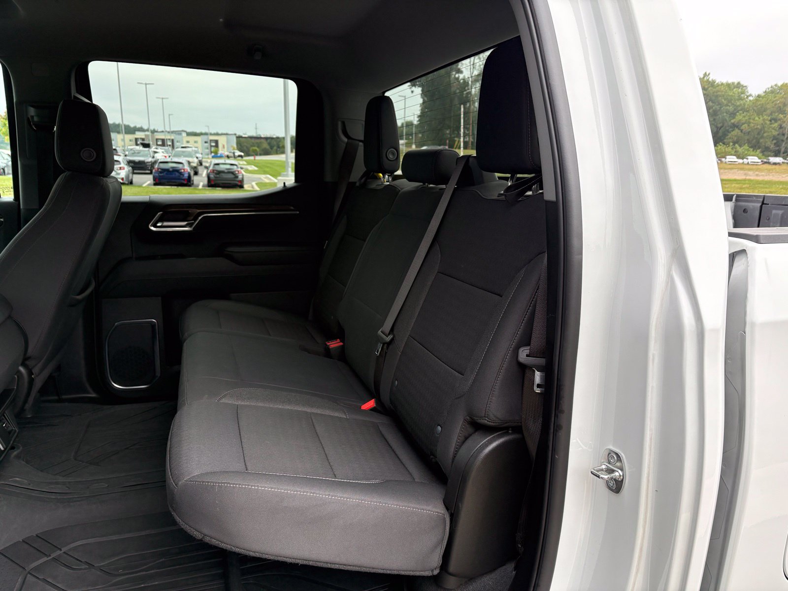 Used 2024 Chevrolet Silverado 1500 RST w/ Z71 Off-Road Package AWD/4WD image 30