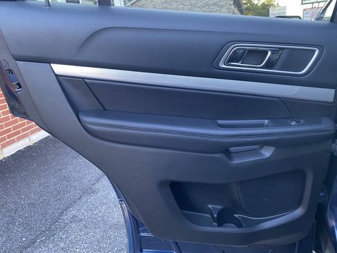 Used 2016 Ford Explorer XLT w/ Equipment Group 202A AWD/4WD image 13