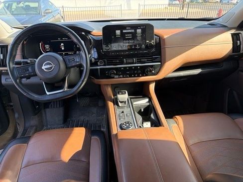 Used 2023 Nissan Pathfinder Platinum AWD/4WD image 14