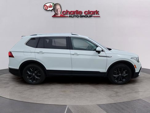 Used 2024 Volkswagen Tiguan SE image 7