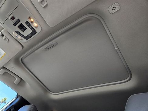 Used 2025 Toyota Sienna XLE image 12