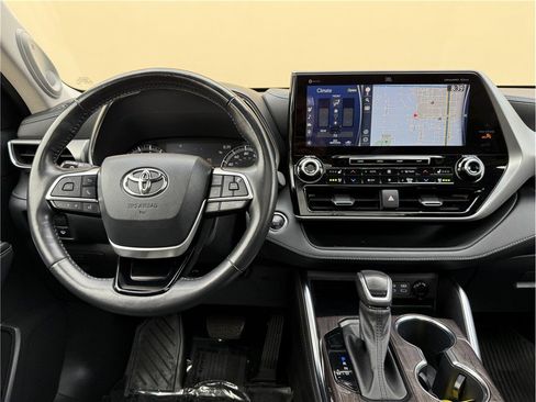 Used 2022 Toyota Highlander Platinum FWD image 15