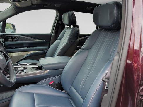 Used 2025 Cadillac Escalade IQ Luxury 2 w/ LPO, Premium Carpet Package AWD/4WD image 17