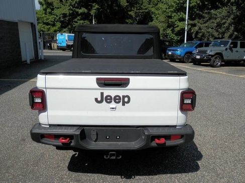 Used 2024 Jeep Gladiator Rubicon w/ Technology Group AWD/4WD image 7