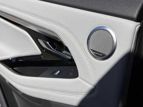 Used 2022 Land Rover Range Rover Evoque SE image 34