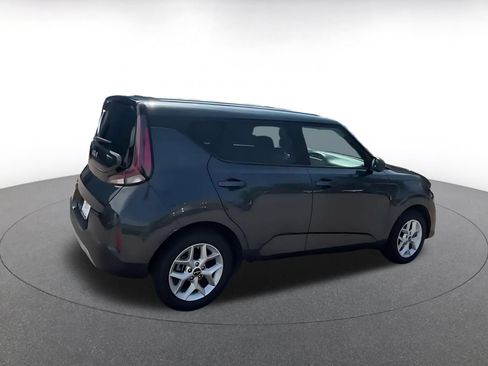 Used 2025 Kia Soul LX w/ LX Technology Package FWD image 15