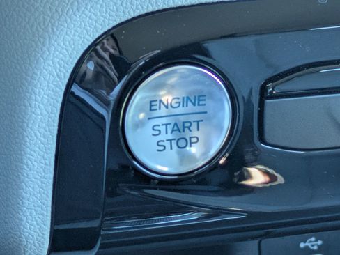 Used 2024 Ford Escape SE FWD image 23
