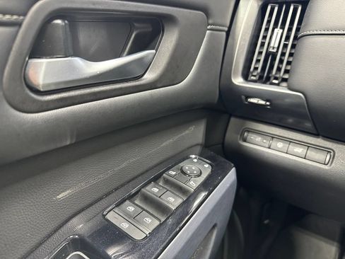 Used 2022 Nissan Pathfinder SL AWD/4WD image 11