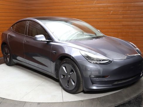 Used 2023 Tesla Model 3 Standard Range image 7