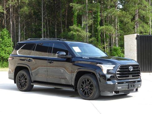 Used 2024 Toyota Sequoia SR5 w/ SR5 Premium Package AWD/4WD image 31
