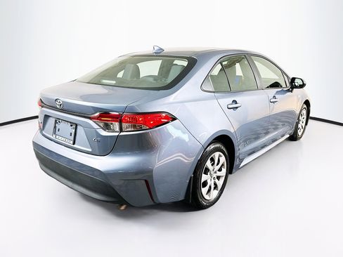 Used 2025 Toyota Corolla LE image 3