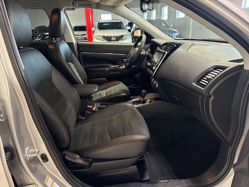 Used 2025 Mitsubishi Outlander Sport ES AWD/4WD image 33