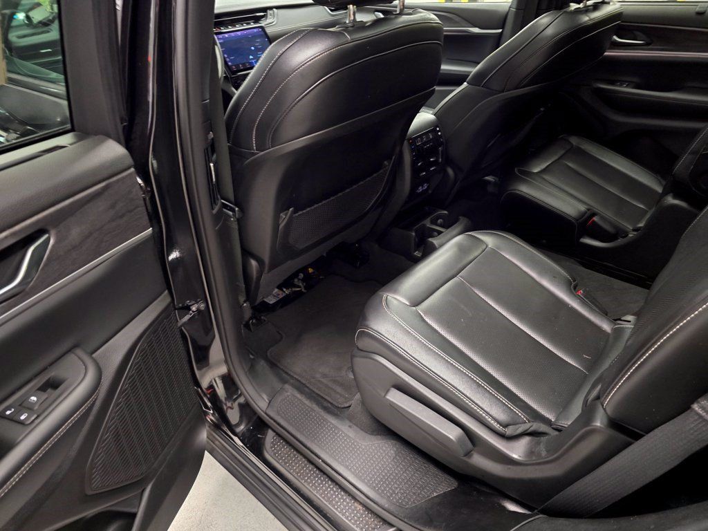 Used 2024 Jeep Grand Cherokee L Limited w/ Luxury Tech Group II AWD/4WD image 33