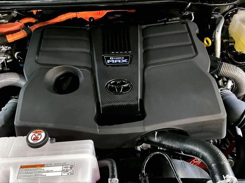 Certified 2025 Toyota Tundra Limited image 32