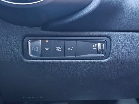 Used 2024 Chevrolet Equinox EV RS FWD image 34