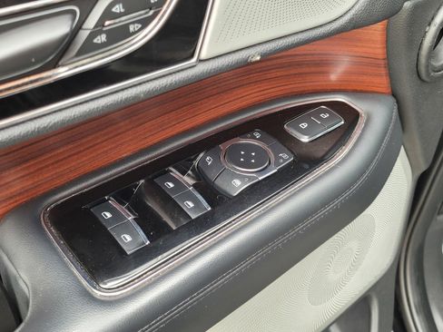 Used 2023 Lincoln Navigator Reserve image 17