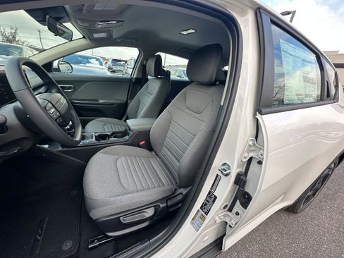 New 2025 Kia K4 EX image 23