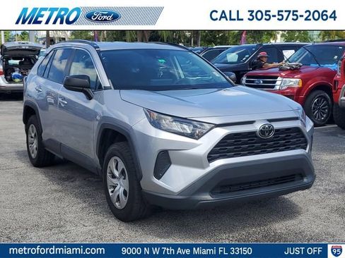 Used 2021 Toyota RAV4 LE FWD image 1