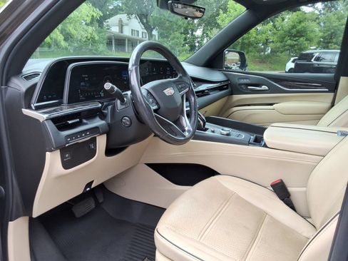 Certified 2021 Cadillac Escalade Premium Luxury AWD/4WD image 24