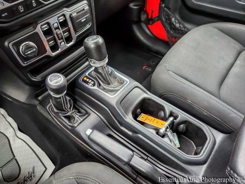 Used 2020 Jeep Wrangler Unlimited Sahara AWD/4WD image 21