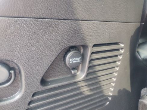 Used 2024 Nissan Armada Platinum w/ Captain's Chairs Package RWD image 27