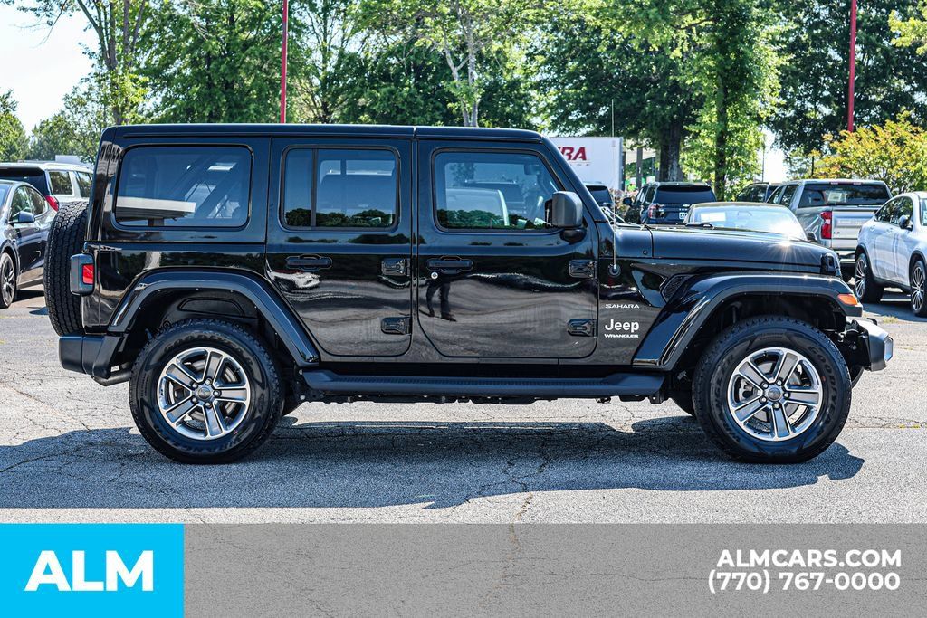 Used 2023 Jeep Wrangler Unlimited Sahara w/ Cold Weather Group AWD/4WD image 9