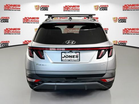 Certified 2022 Hyundai Tucson Limited AWD/4WD image 16