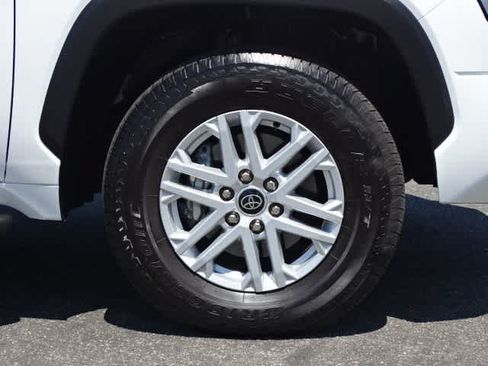 Used 2022 Toyota Tundra SR5 w/ Convenience Package RWD image 8