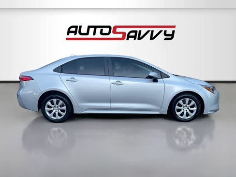 Used 2026 Toyota Corolla LE FWD image 8