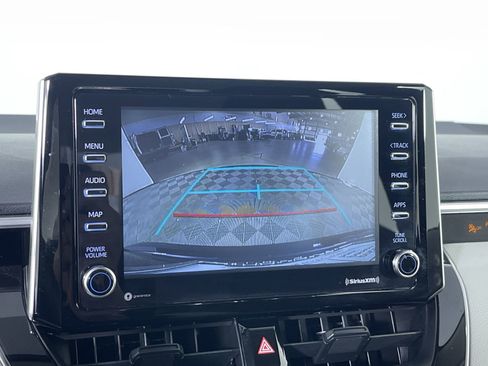 Used 2021 Toyota Corolla LE image 19